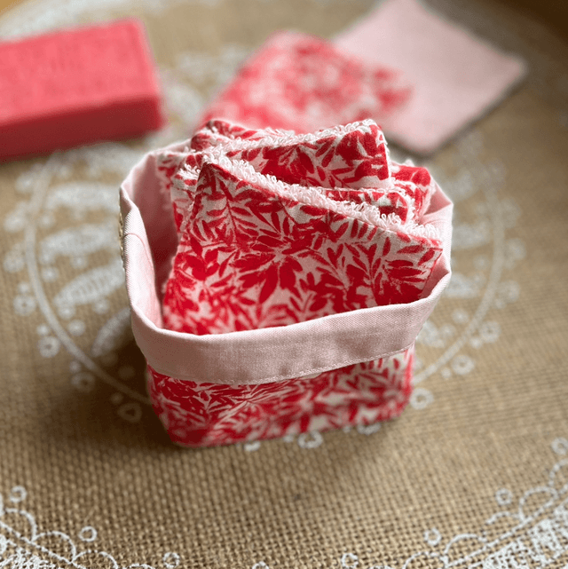 7 lingettes nettoyantes avec panier 
