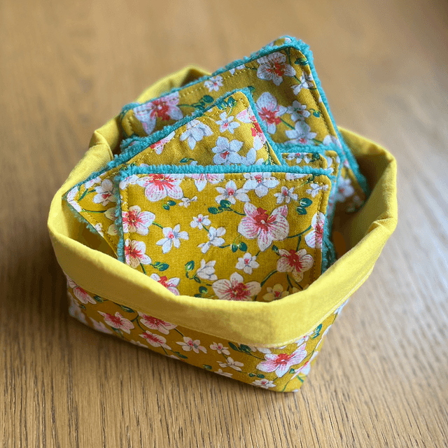 7 lingettes nettoyantes avec panier 